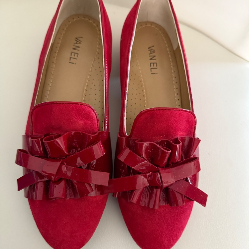 Shoes - Picture 2 of 4
